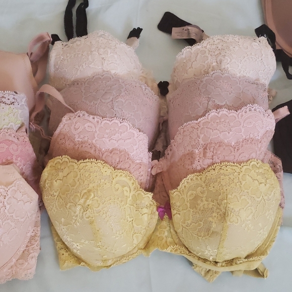 10 bras Victoria Secret - Picture 3 of 5